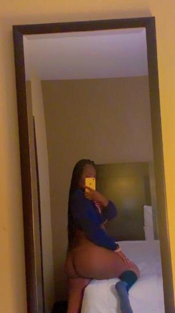 Kim, 23  female escort, Ann Arbor