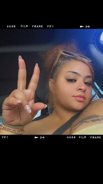 Kat, 25  female escort, Ann Arbor